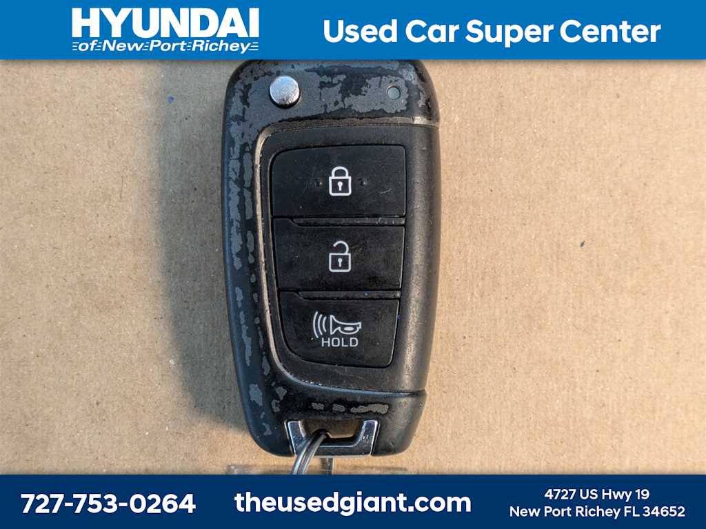 Thumbnail: 2021 Hyundai Santa Fe - 32