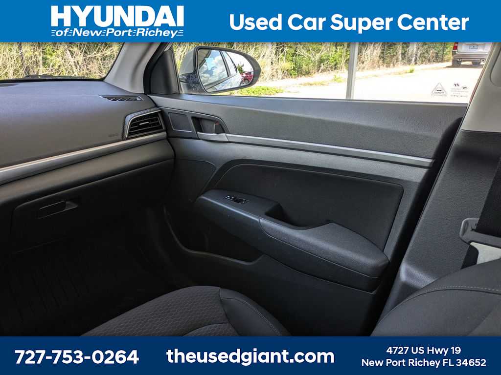 Thumbnail: 2020 Hyundai Elantra - 16