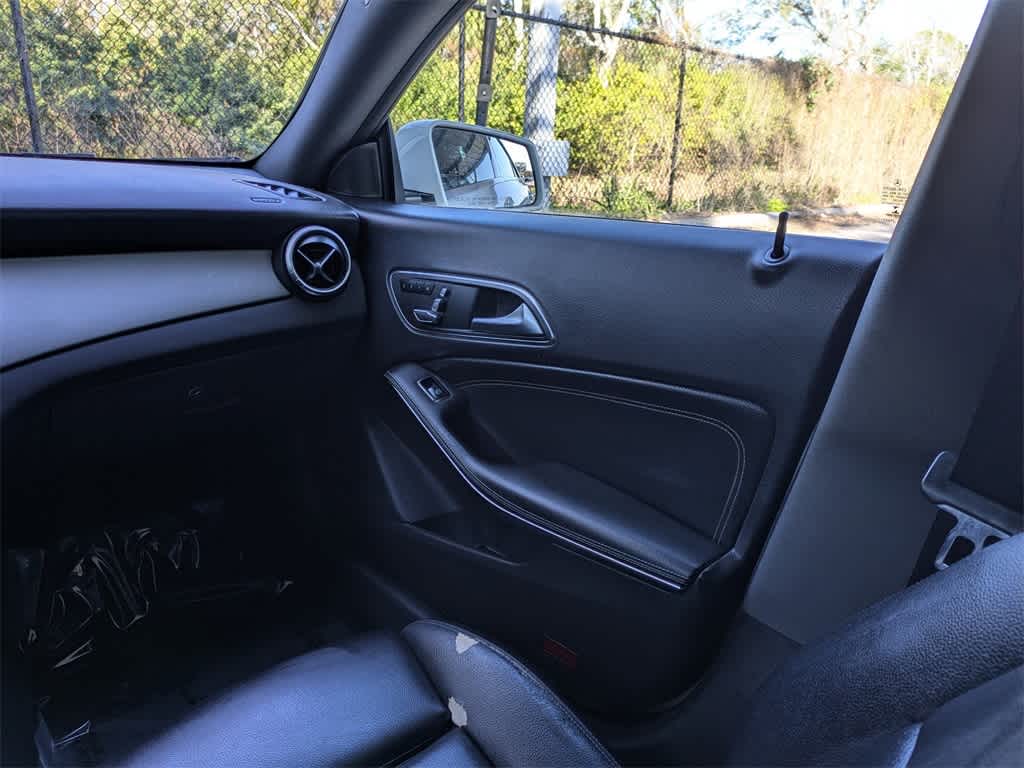 Thumbnail: 2018 Mercedes-Benz CLA - 17