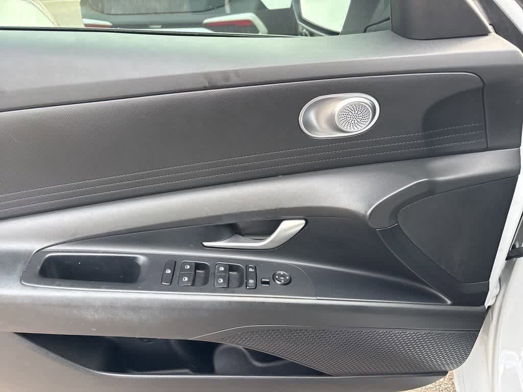 Thumbnail: 2024 Hyundai Elantra - 9