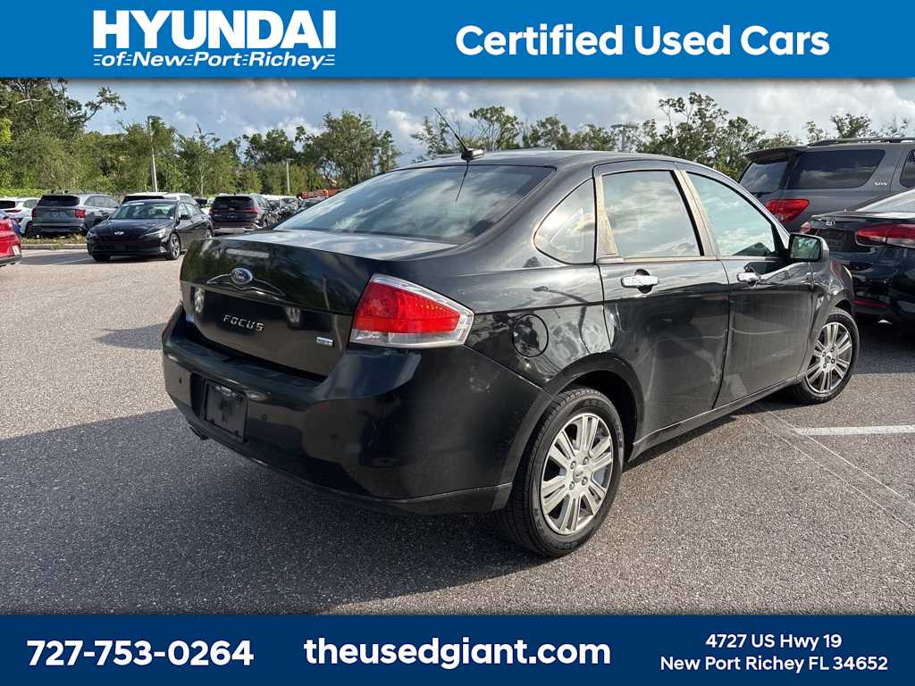 Thumbnail: 2010 Ford Focus - 3