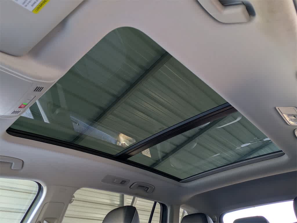 Thumbnail: 2021 Volkswagen Tiguan - 25