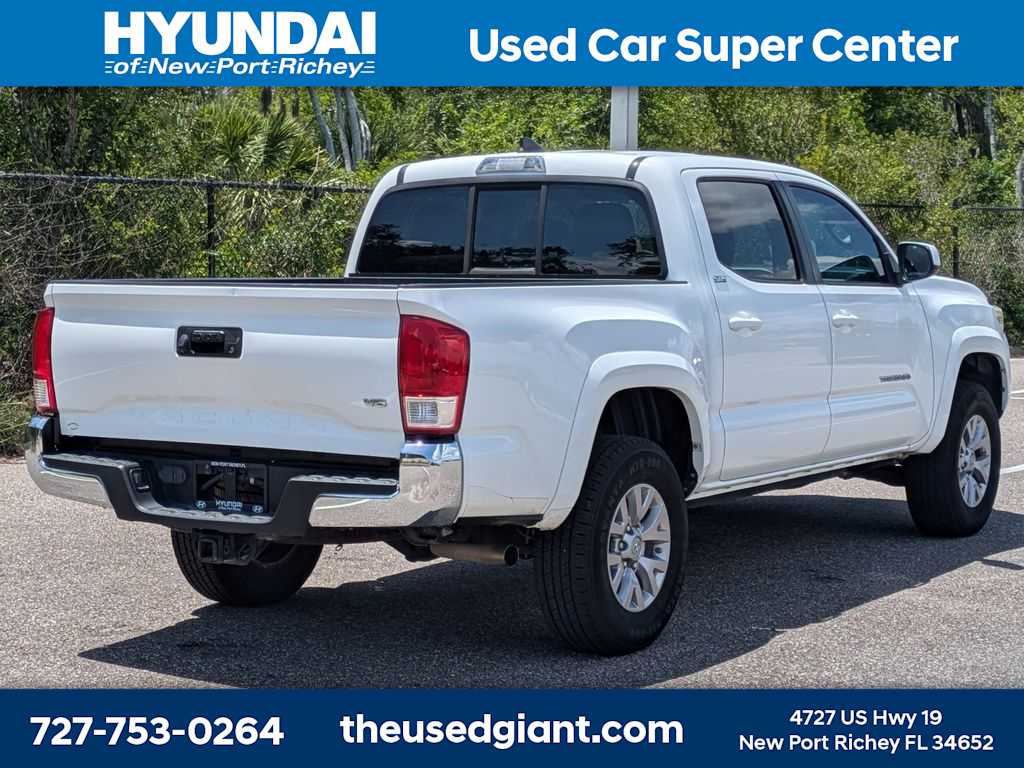 Thumbnail: 2017 Toyota Tacoma - 5