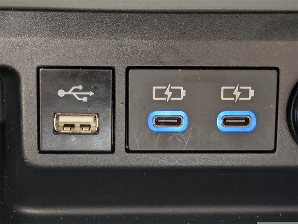 Thumbnail: 2022 Toyota Highlander - 32