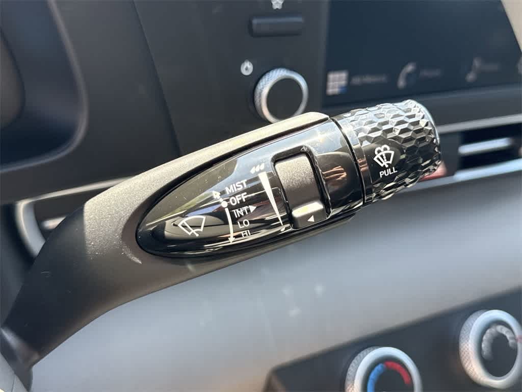 Thumbnail: 2025 Hyundai Elantra - 25