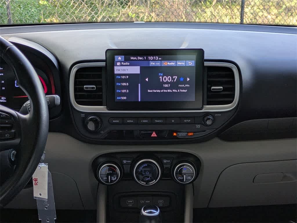 Thumbnail: 2023 Hyundai Venue - 18