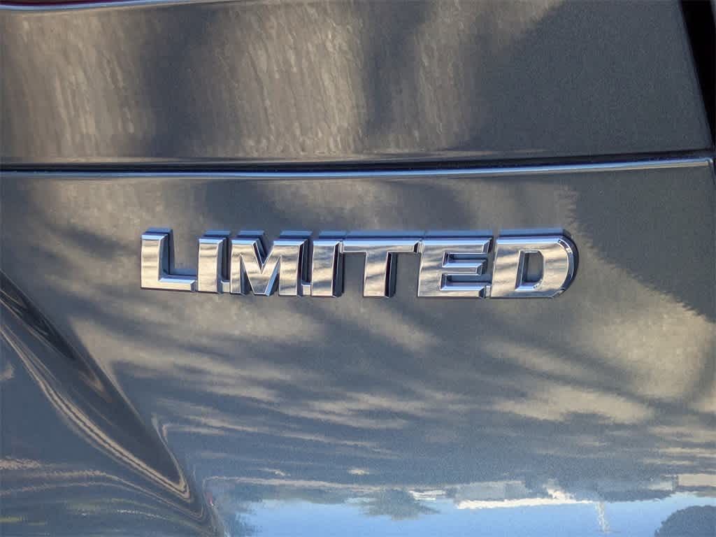 Thumbnail: 2024 Toyota Venza - 15