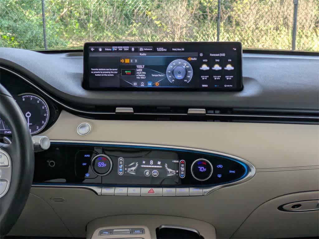 Thumbnail: 2022 Genesis GV70 - 23