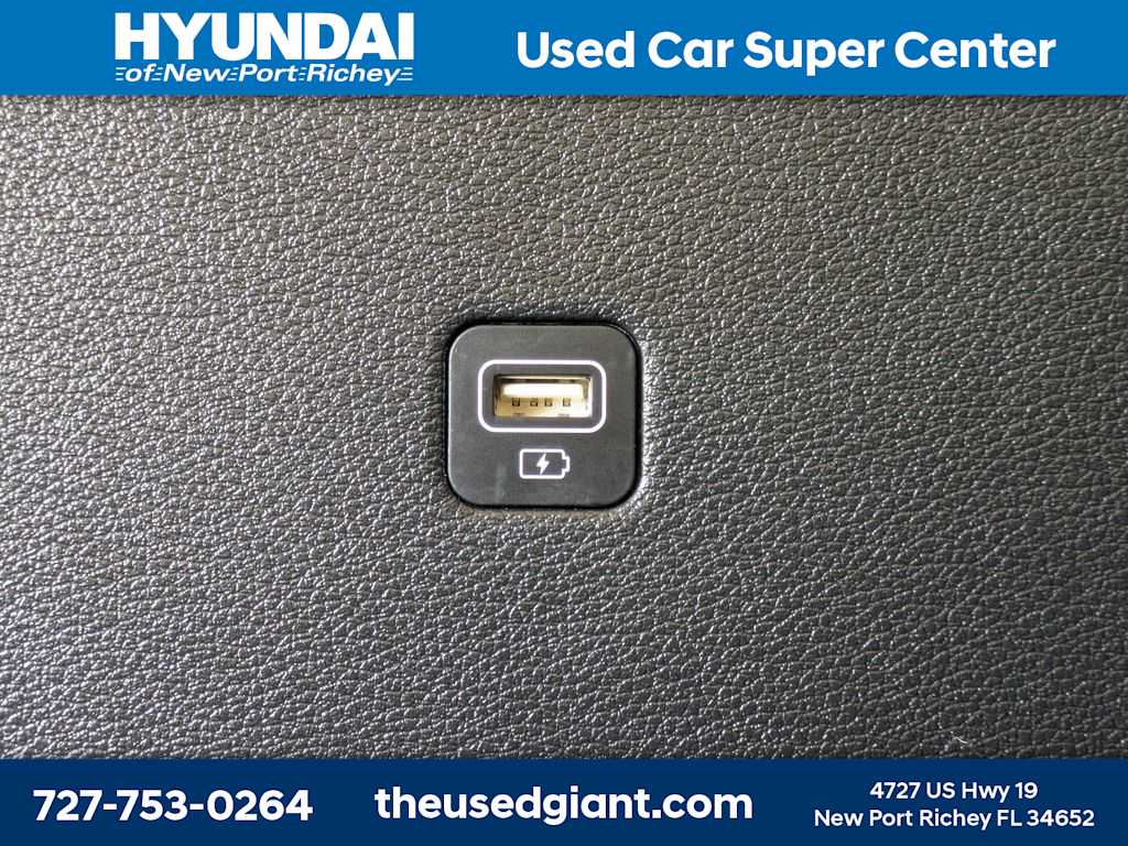 Thumbnail: 2021 Kia Telluride - 18