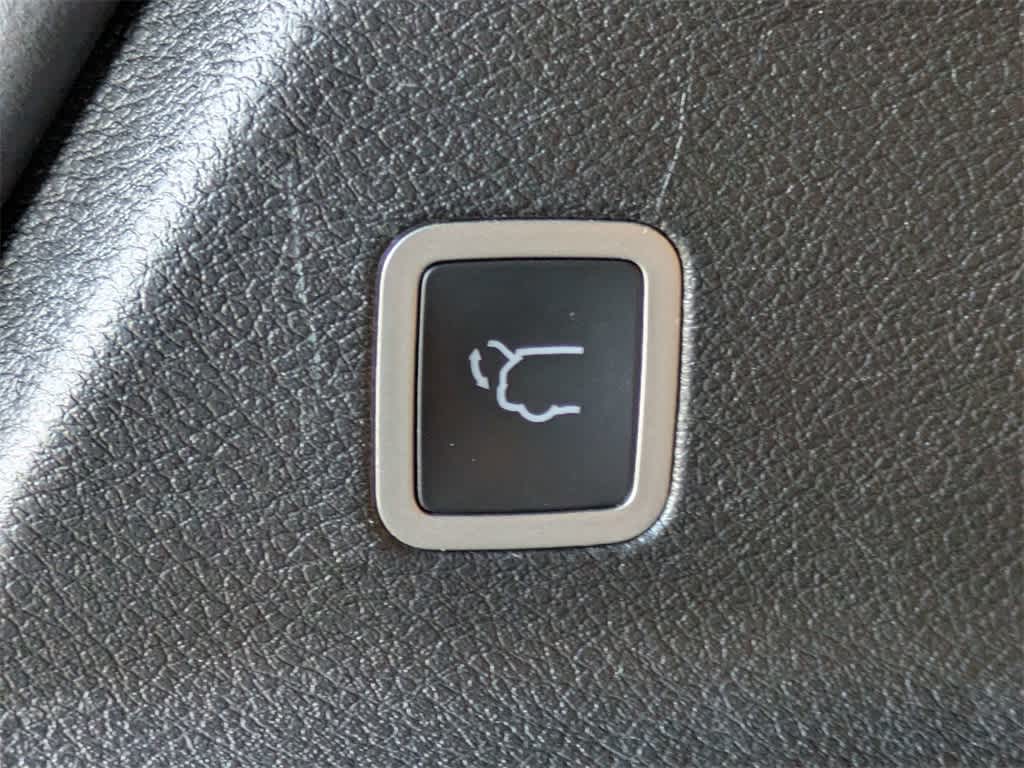 Thumbnail: 2022 Chrysler Pacifica - 13