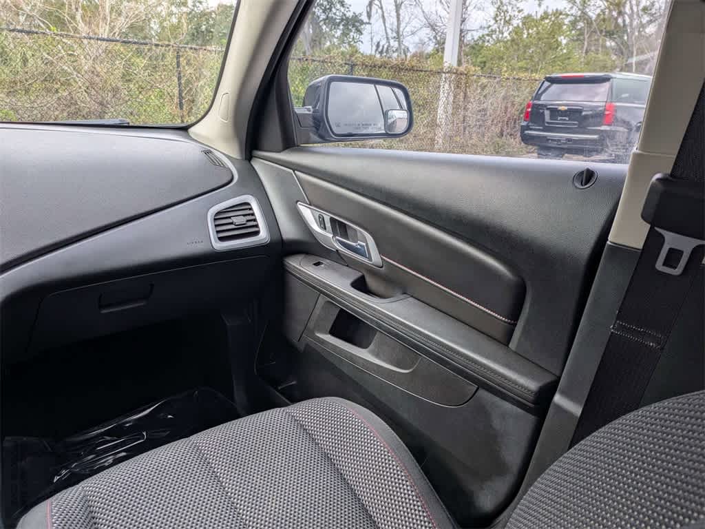 Thumbnail: 2017 GMC Terrain - 18