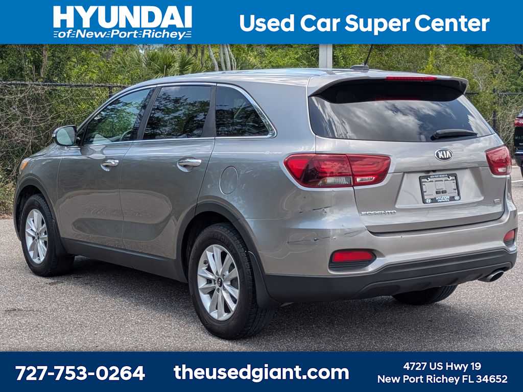 Thumbnail: 2019 Kia Sorento - 3