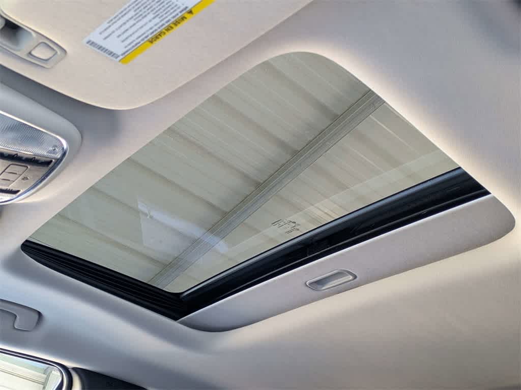 Thumbnail: 2012 Jeep Grand Cherokee - 23