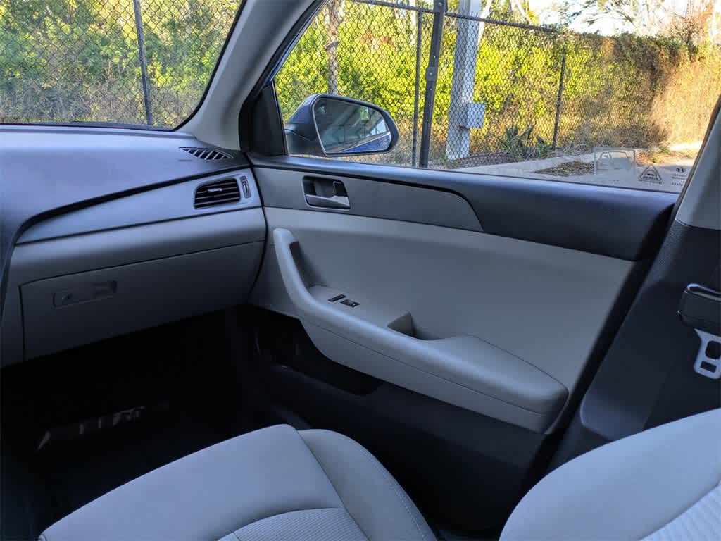 Thumbnail: 2019 Hyundai Sonata - 17