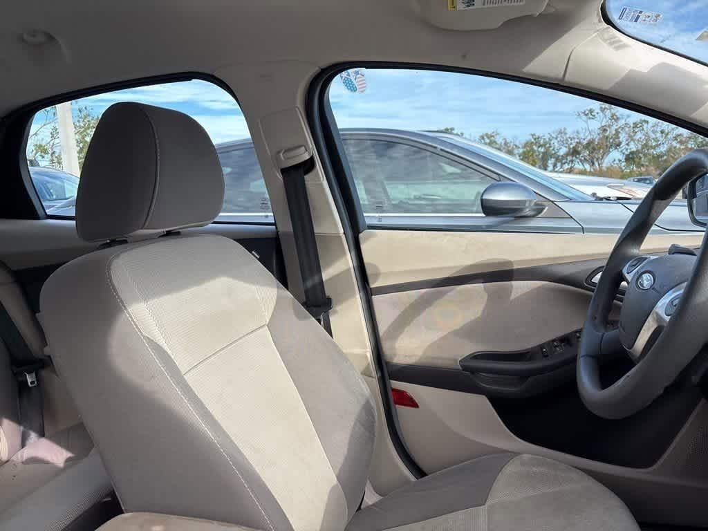 Thumbnail: 2013 Ford Focus - 8