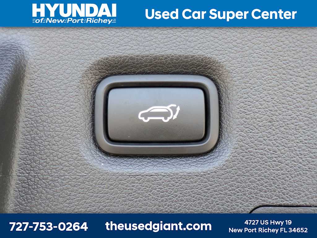 Thumbnail: 2023 Hyundai Santa Fe - 13
