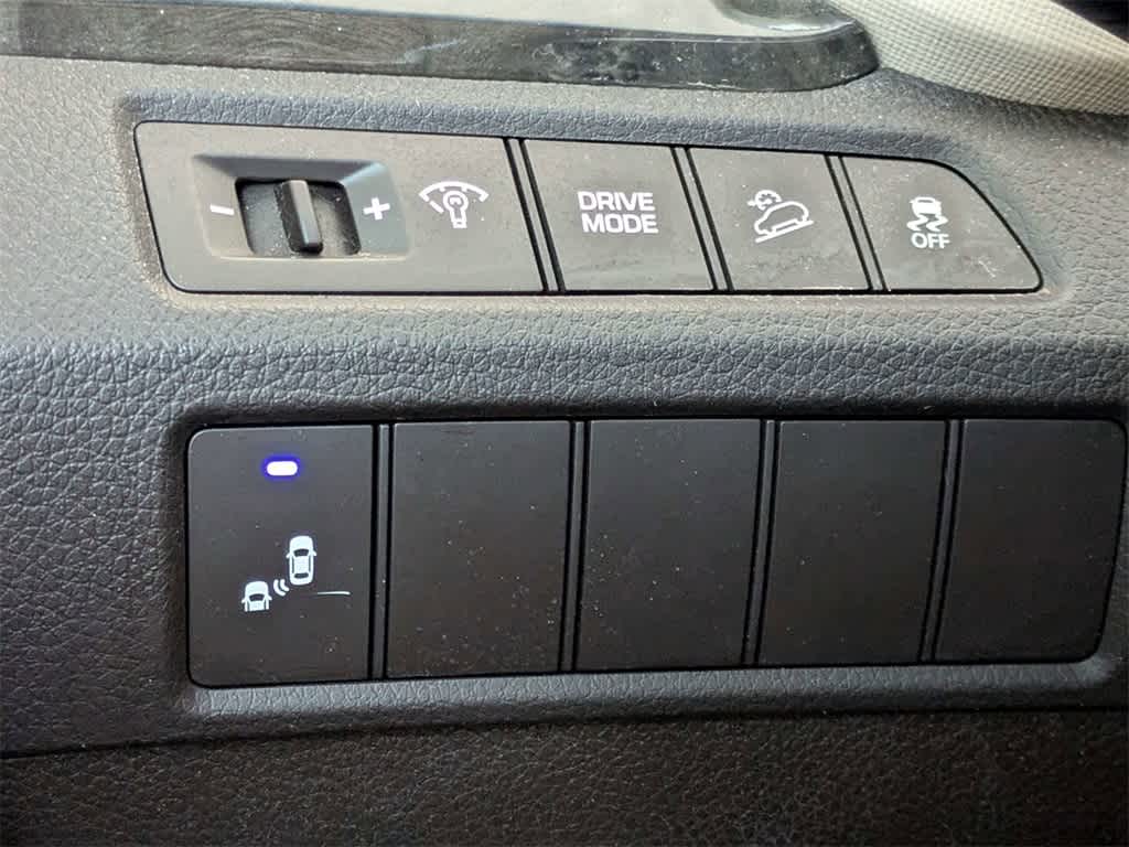 Thumbnail: 2017 Hyundai Santa Fe - 27