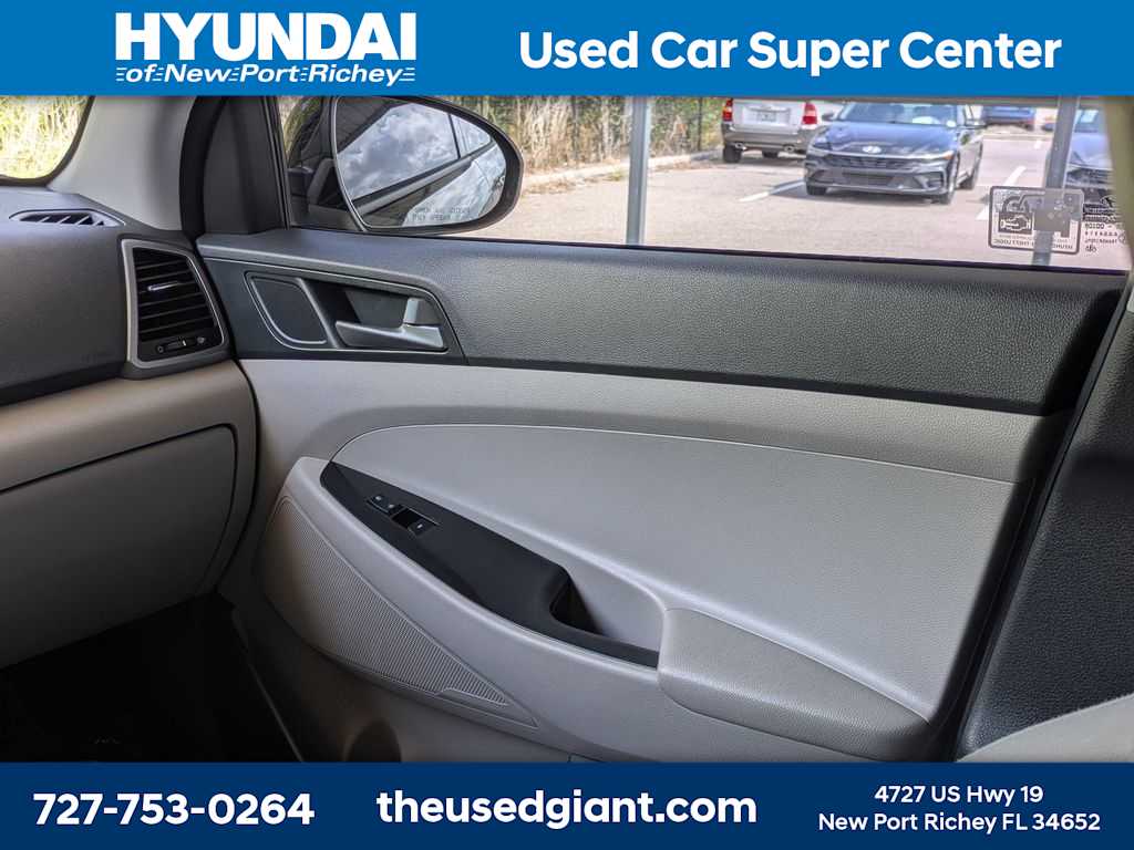 Thumbnail: 2016 Hyundai Tucson - 17