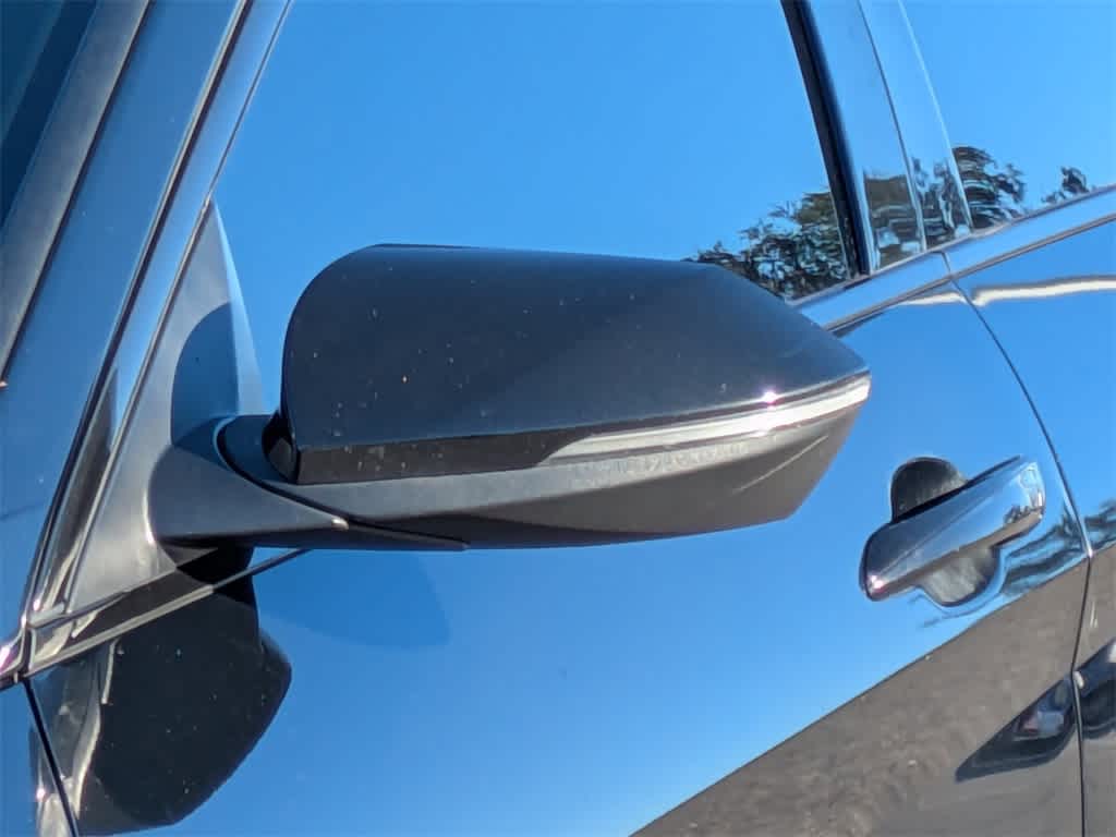 Thumbnail: 2023 Hyundai Elantra - 10