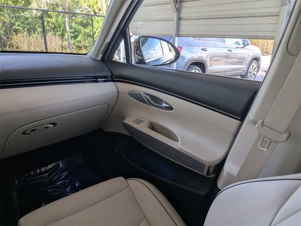 Thumbnail: 2022 Genesis GV70 - 22