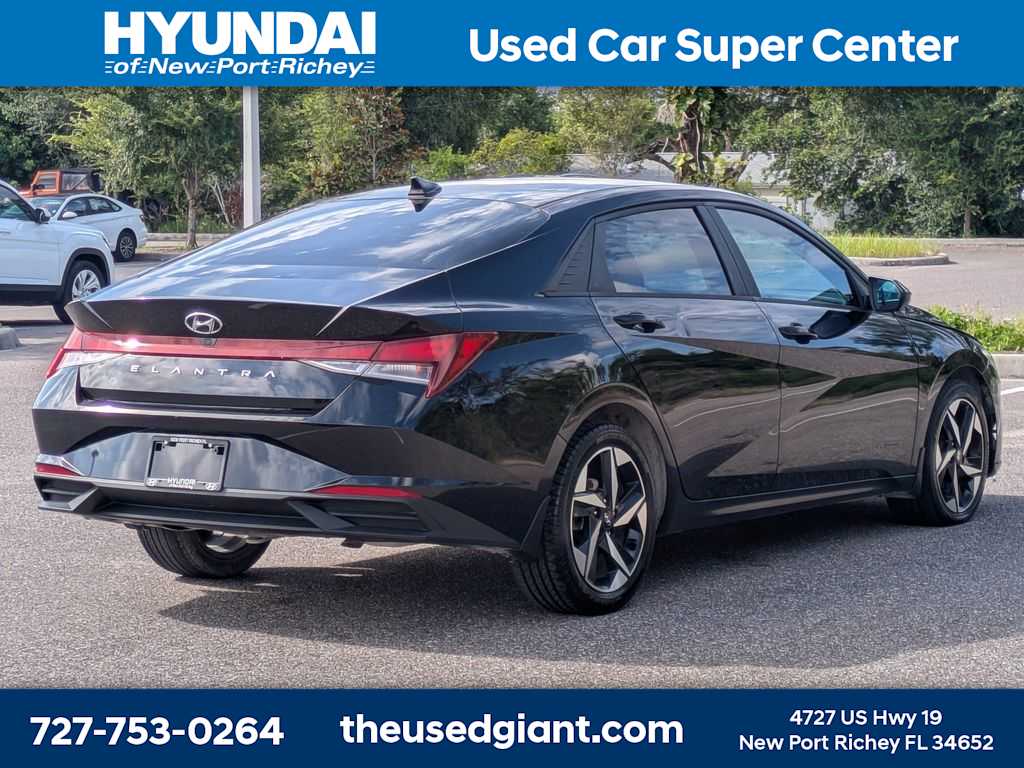 Thumbnail: 2023 Hyundai Elantra - 5
