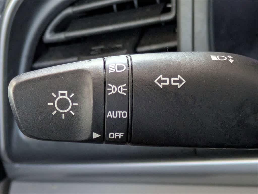 Thumbnail: 2020 Hyundai Elantra - 28