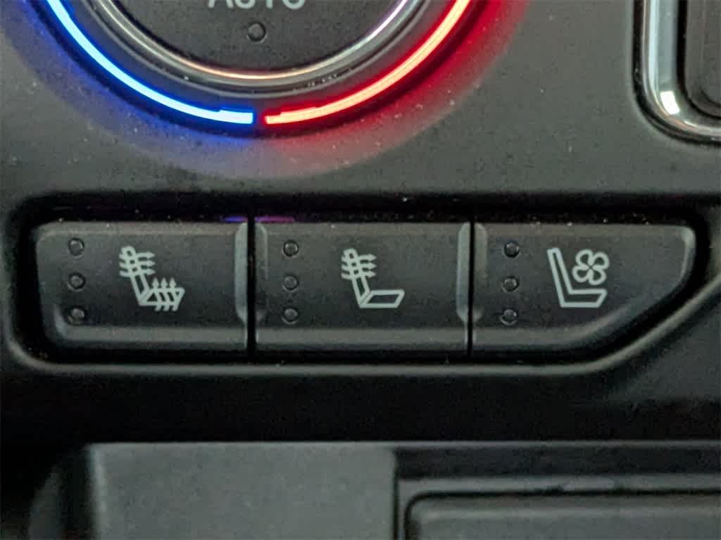 Thumbnail: 2023 Chevrolet Tahoe - 32