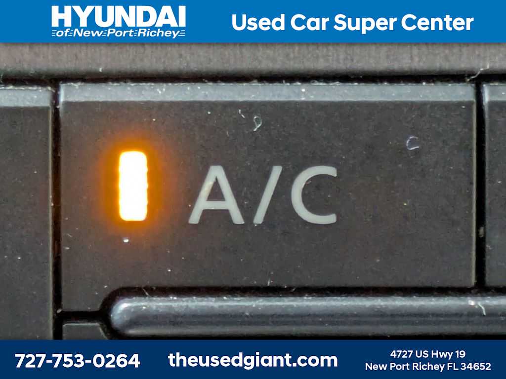 Thumbnail: 2014 Nissan Armada - 29