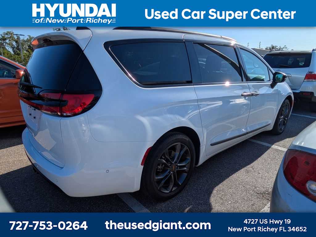 Thumbnail: 2023 Chrysler Pacifica - 2