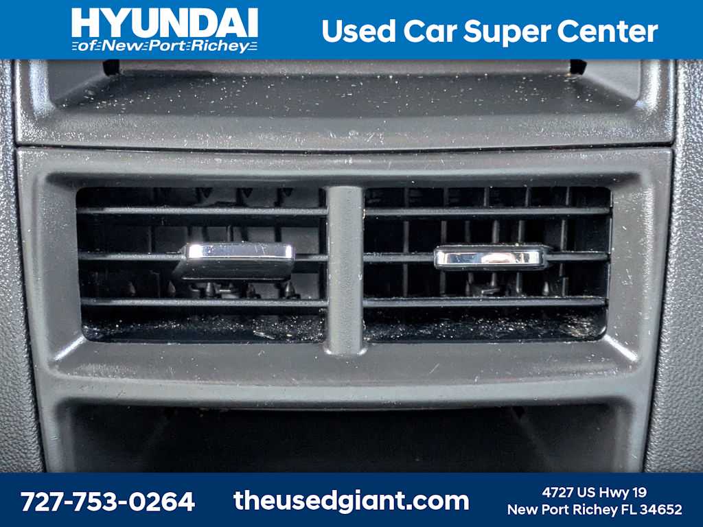 Thumbnail: 2017 Cadillac XT5 - 17