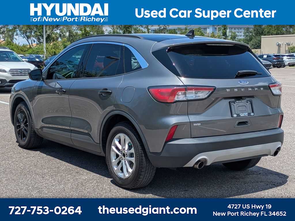Thumbnail: 2022 Ford Escape - 3