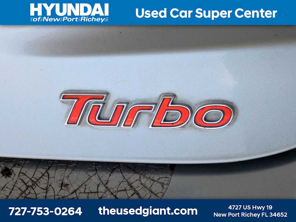 Thumbnail: 2013 Hyundai Veloster - 13