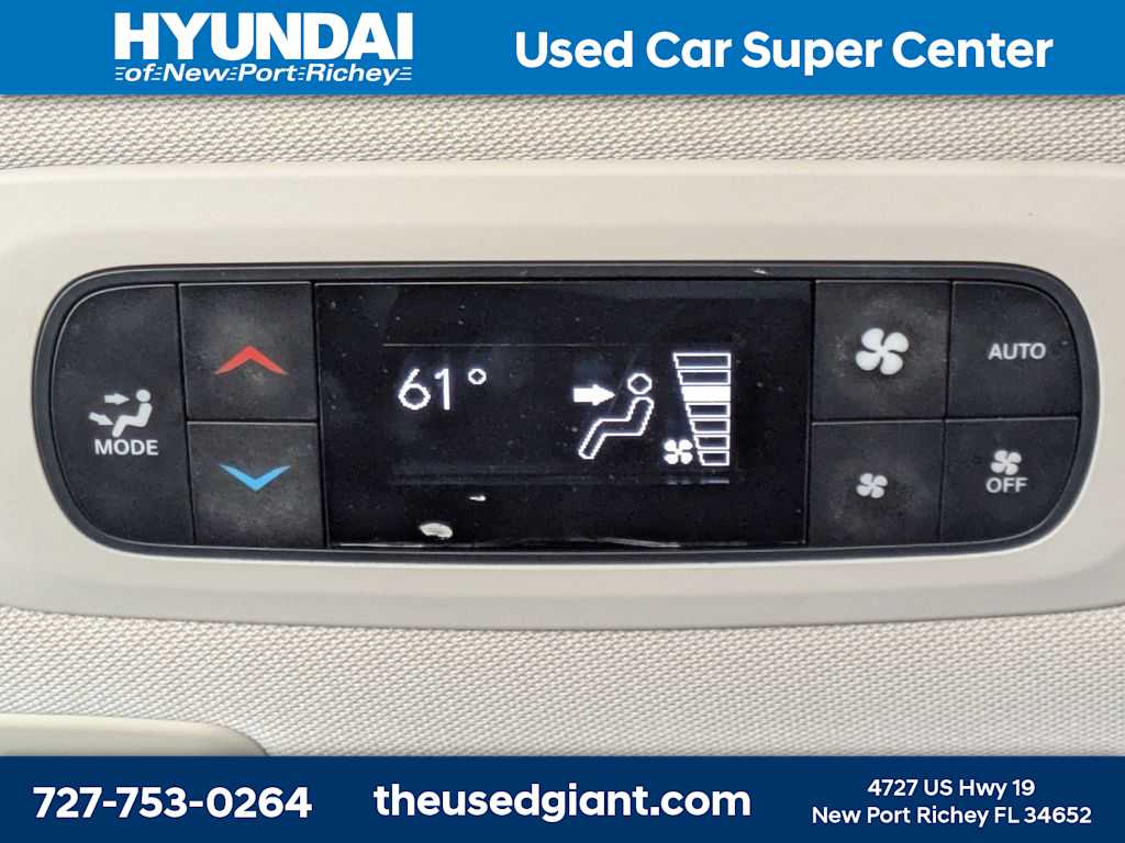 Thumbnail: 2018 Chrysler Pacifica - 25