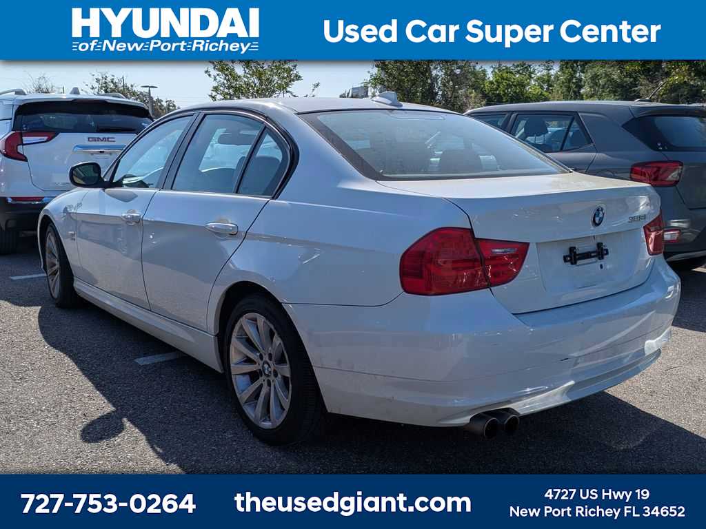 Thumbnail: 2011 BMW 3 Series - 2