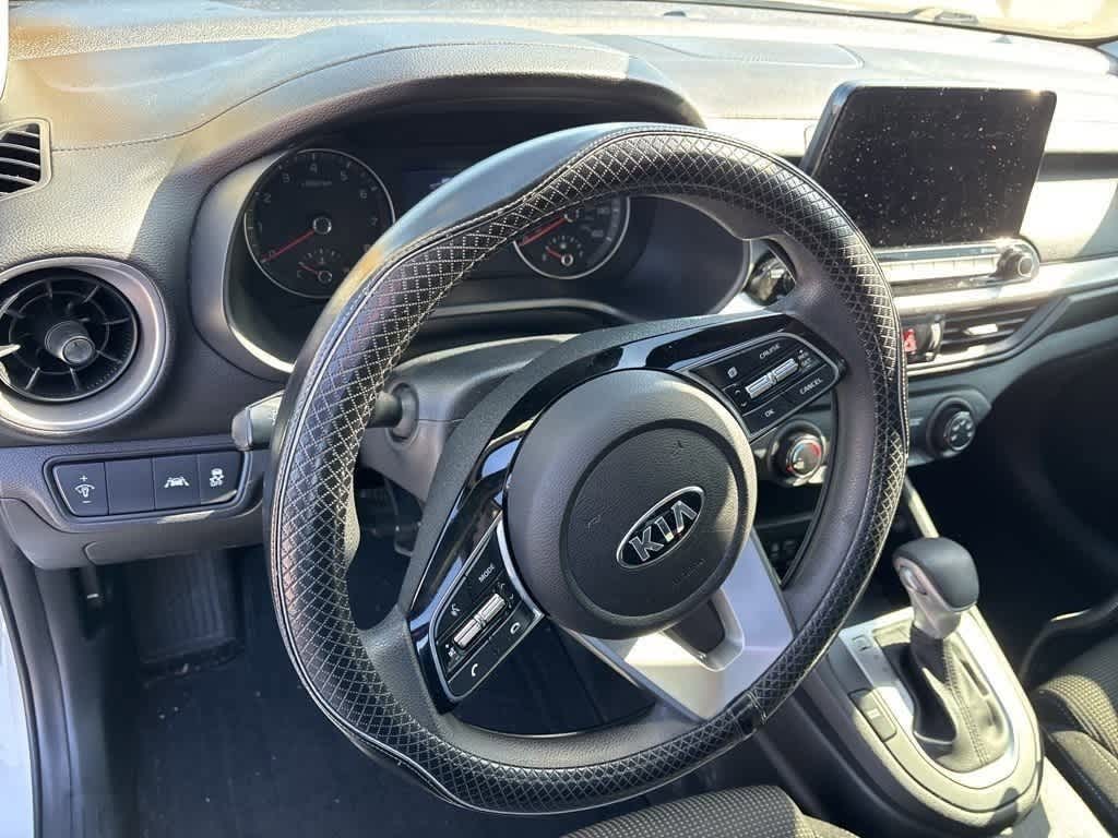 Thumbnail: 2021 Kia Forte - 10