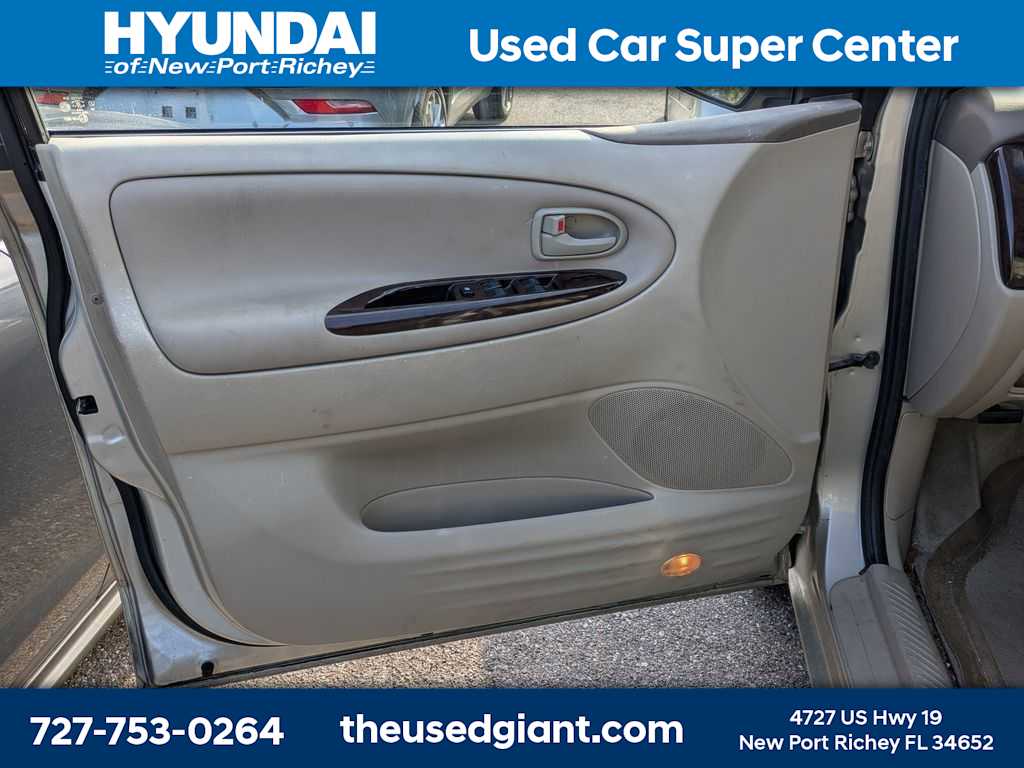 Thumbnail: 2000 Mazda MPV - 11