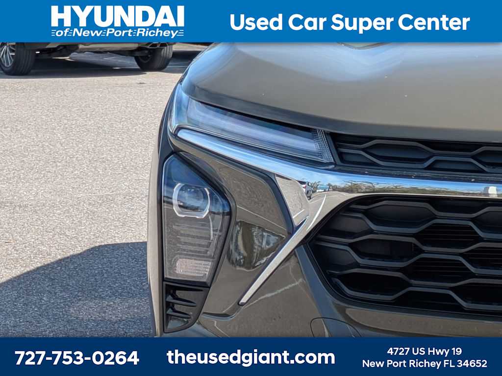 Thumbnail: 2024 Chevrolet Trax - 9