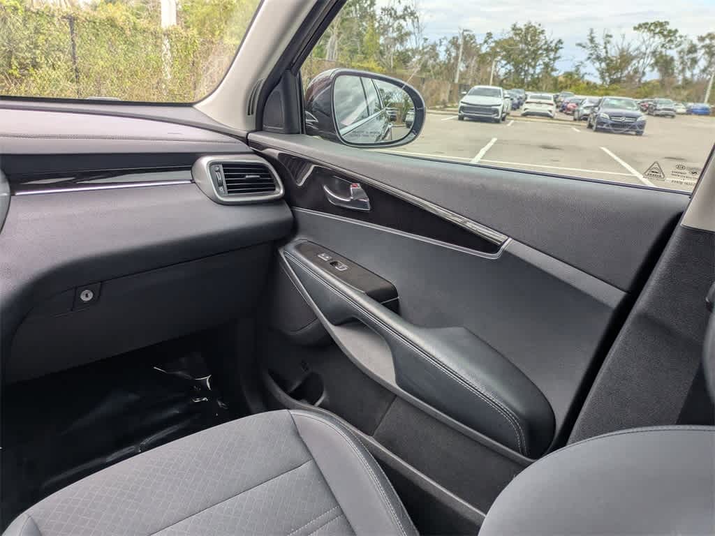 Thumbnail: 2017 Kia Sorento - 20