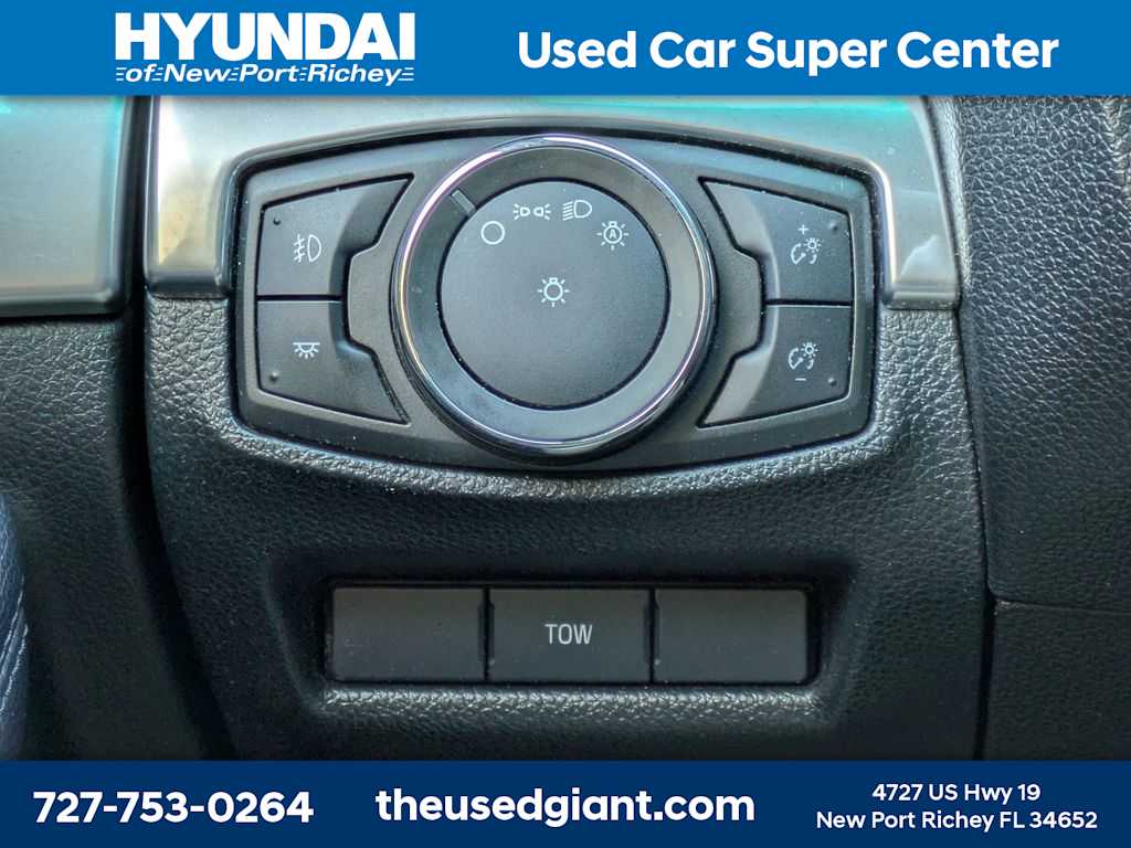 Thumbnail: 2016 Ford Explorer - 35