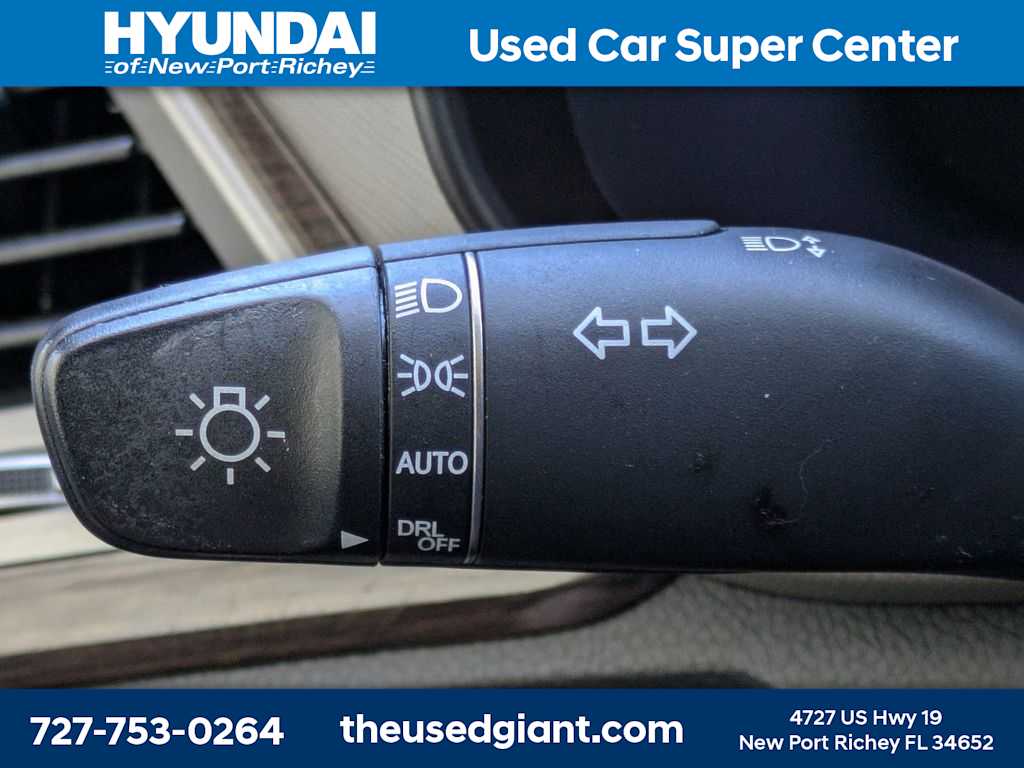 Thumbnail: 2018 Hyundai Santa Fe - 32