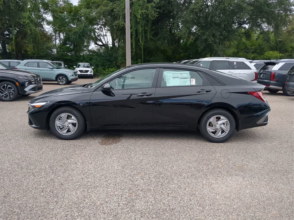 Thumbnail: 2025 Hyundai Elantra - 3