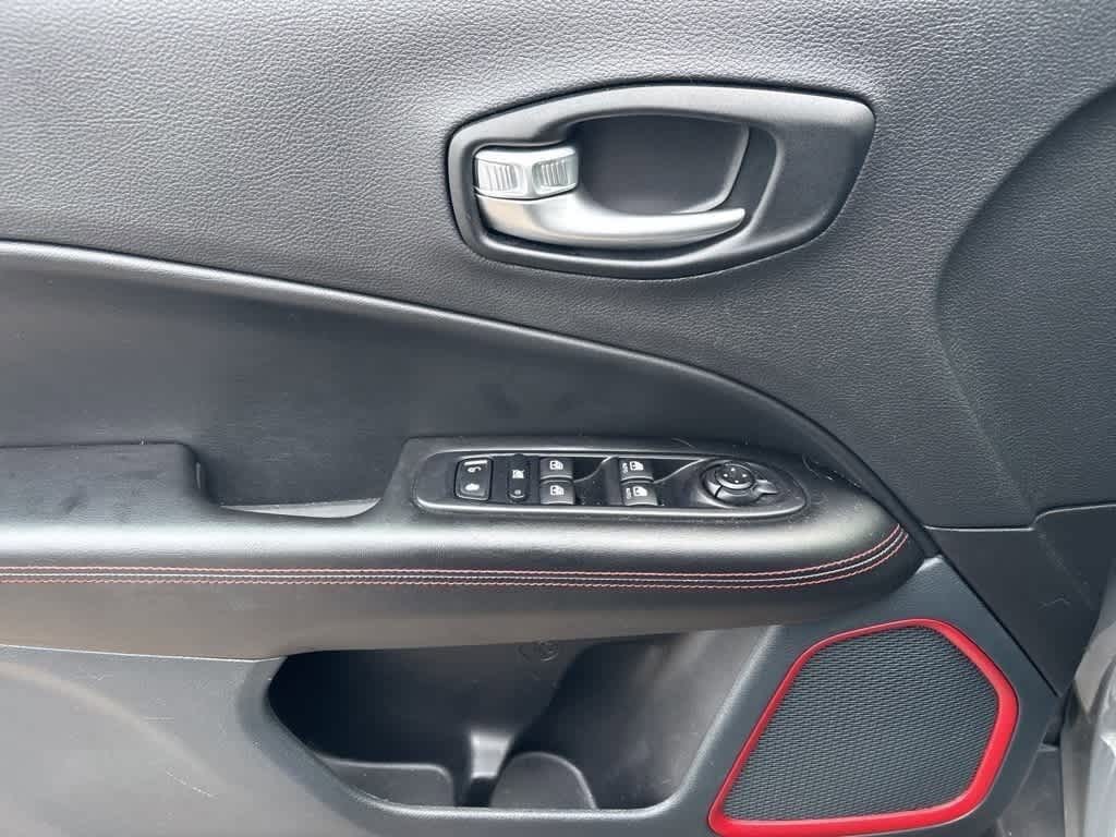 Thumbnail: 2021 Jeep Compass - 11