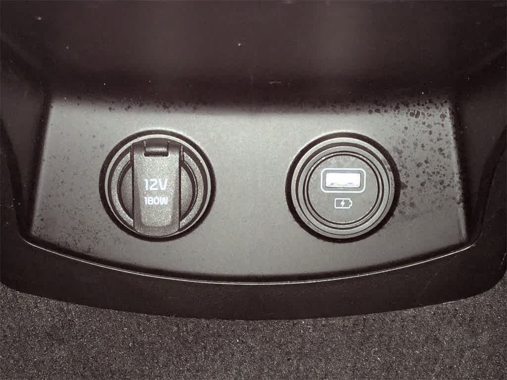 Thumbnail: 2023 Kia Sorento - 22