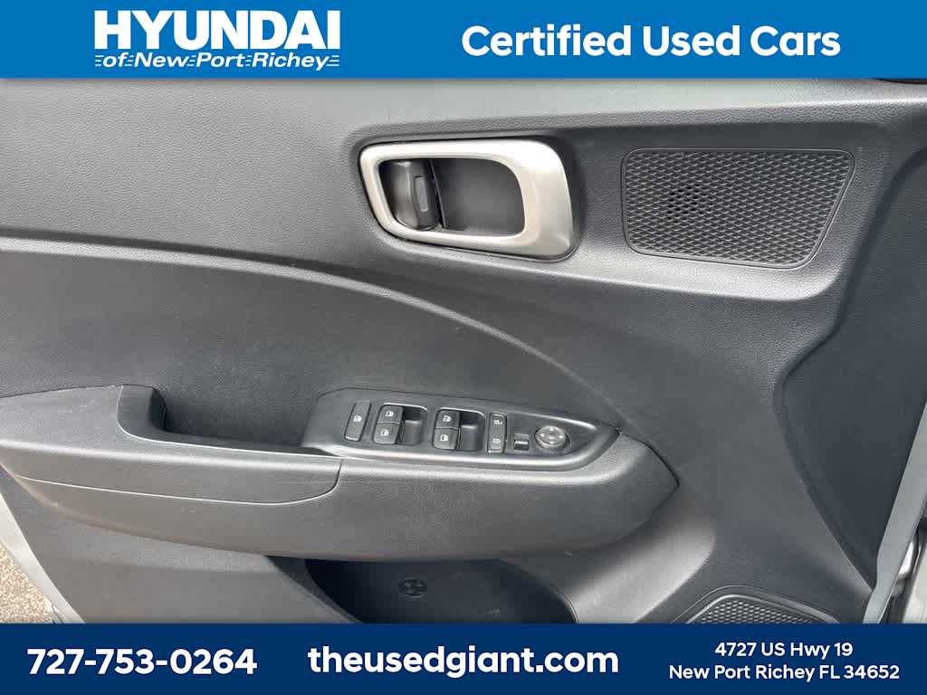 Thumbnail: 2023 Hyundai Venue - 9