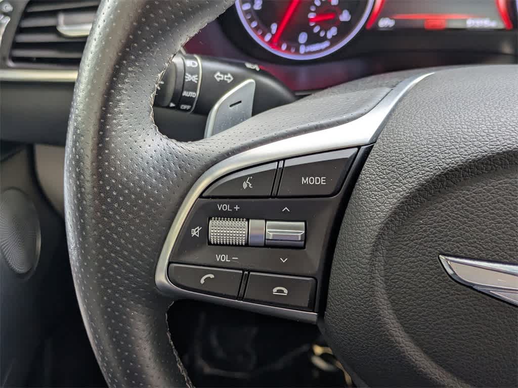 Thumbnail: 2020 Genesis G70 - 35