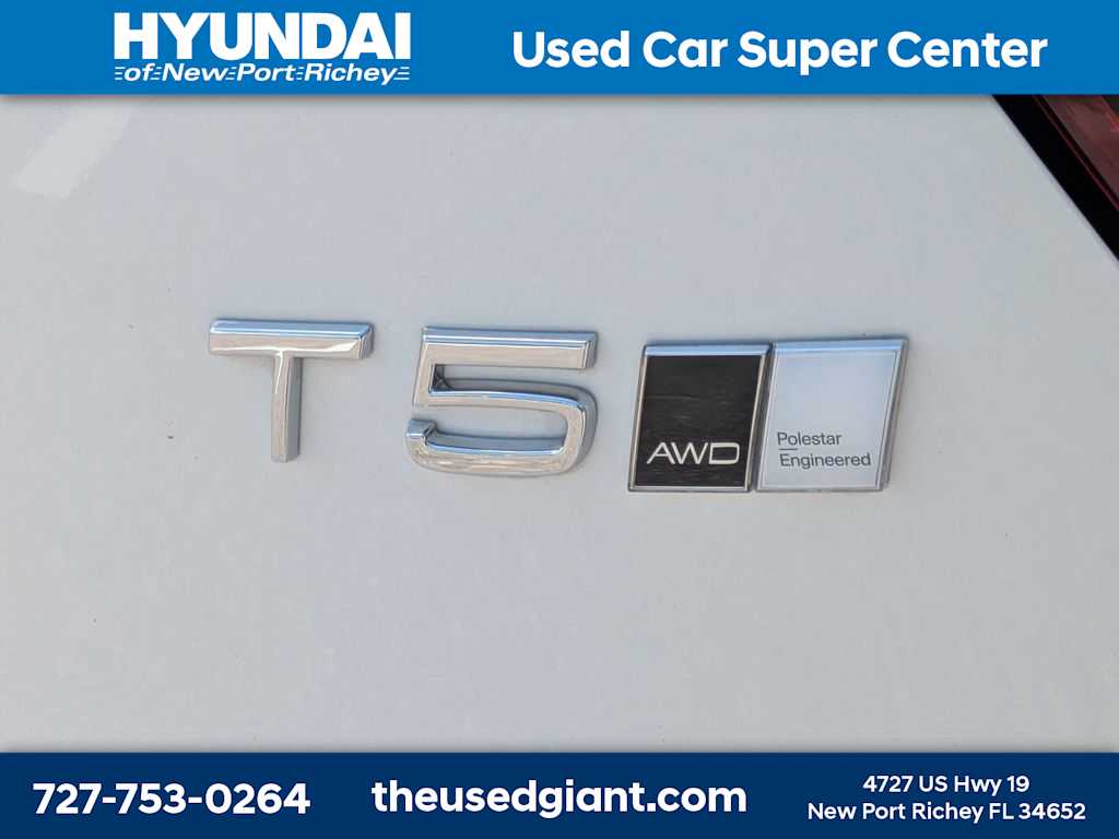 Thumbnail: 2022 Volvo XC40 - 14