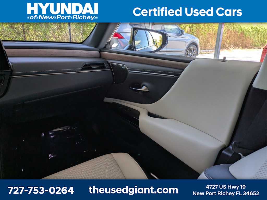 Thumbnail: 2025 Lexus ES - 18