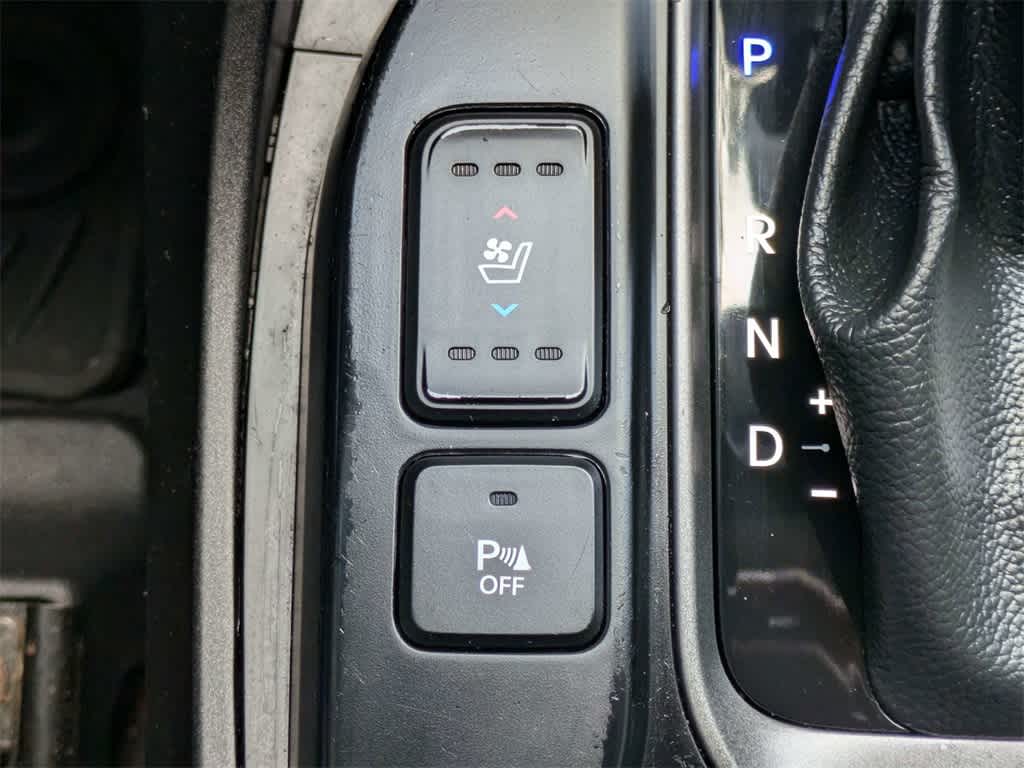 Thumbnail: 2016 Hyundai Santa Fe - 30