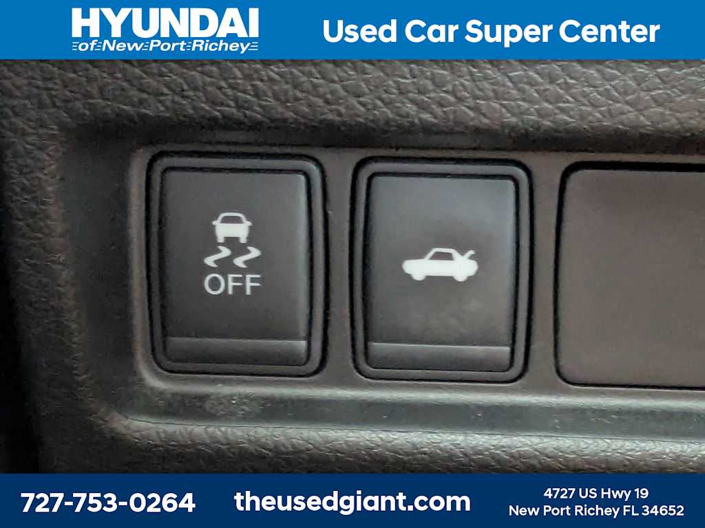 Thumbnail: 2014 Nissan Altima - 24