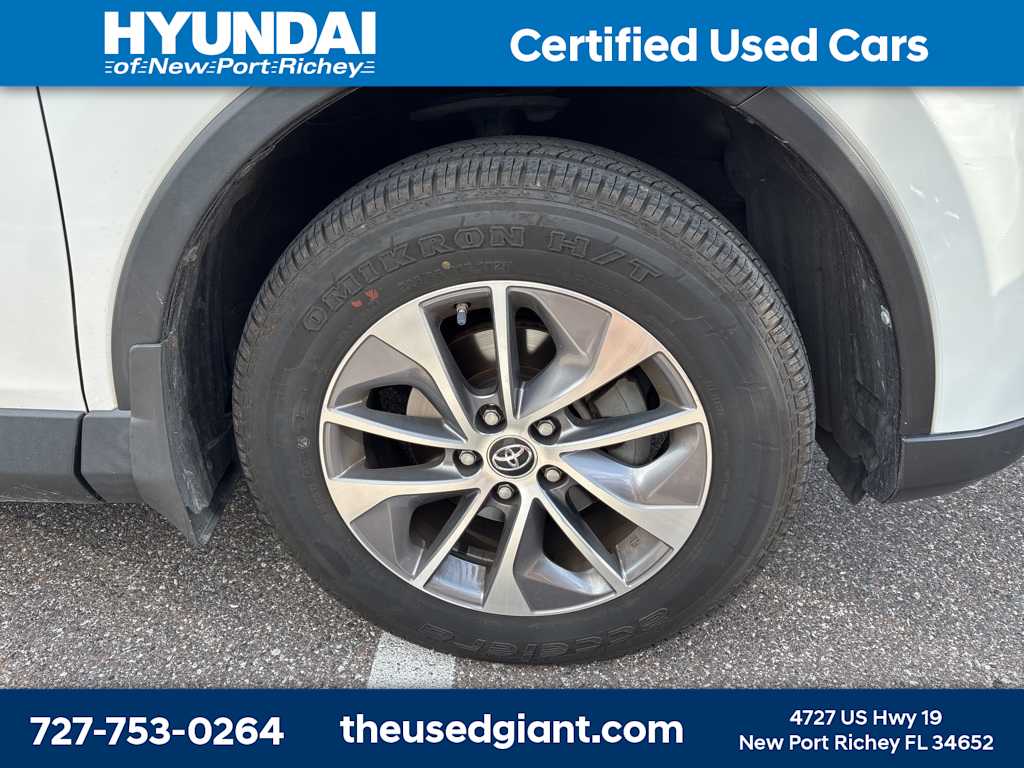 2018 Toyota RAV4 XLE 6